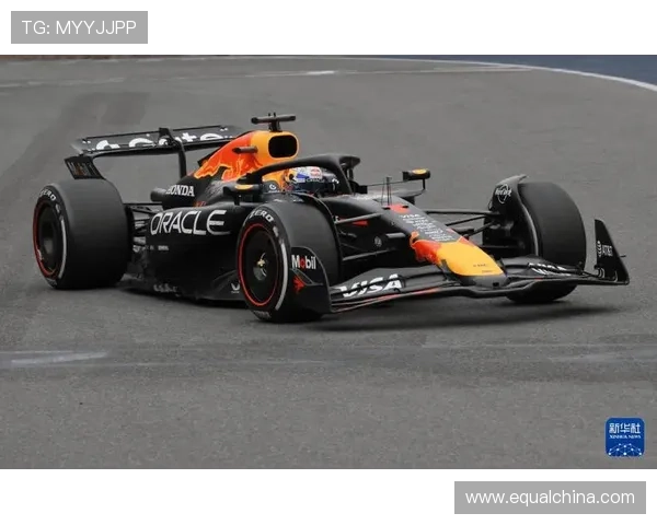 新赛季F1车队激烈争夺冠军格局引发全球赛车迷高度关注热潮持续